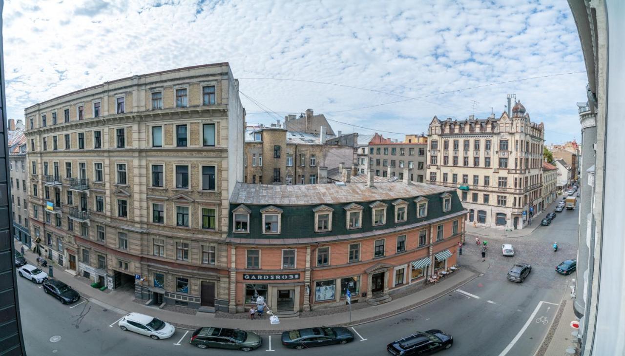 Easyrooms Dzirnavu Рига Екстер'єр фото