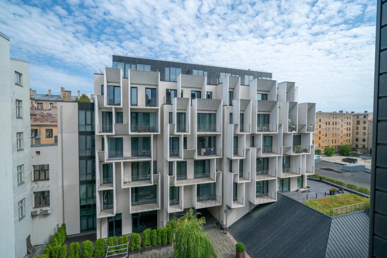 Easyrooms Dzirnavu Рига Екстер'єр фото